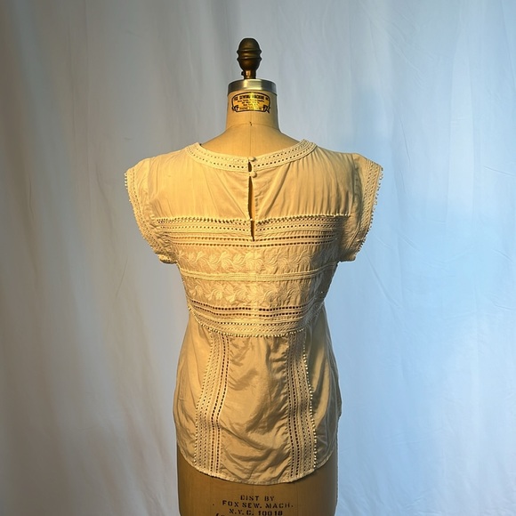 Veronica Beard White Blouse with Lace and Beautiful Embellishment Size 2 - Picture 7 of 15